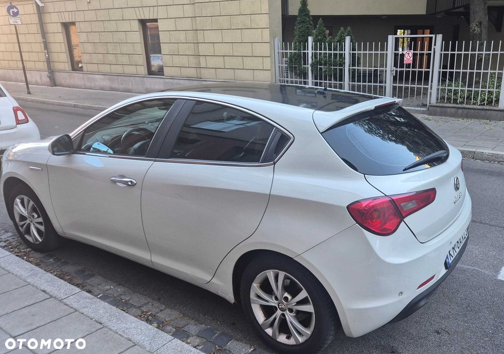 Alfa Romeo Giulietta 2010 photo 3