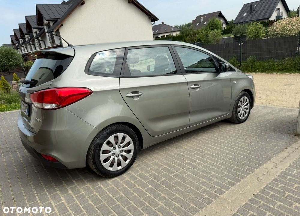 Kia Carens 1.7 CRDi M 7os - 5