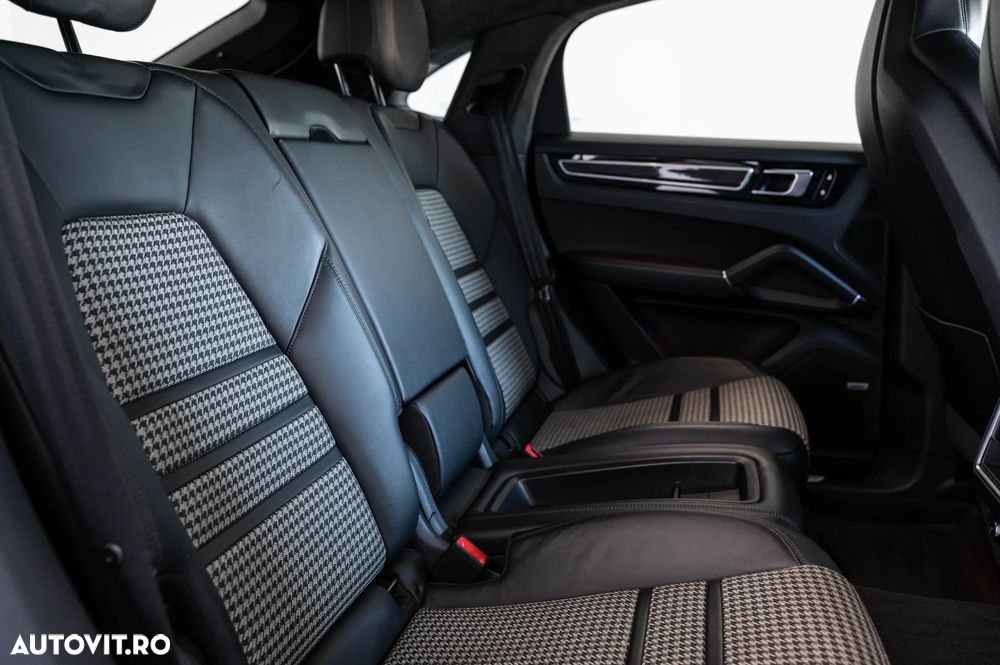 Porsche Cayenne Tiptronic S Platinum Edition - 8