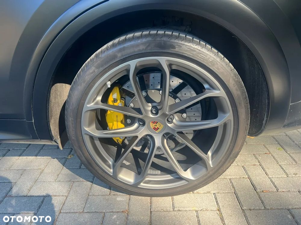 Porsche Cayenne Coupe Turbo - 10