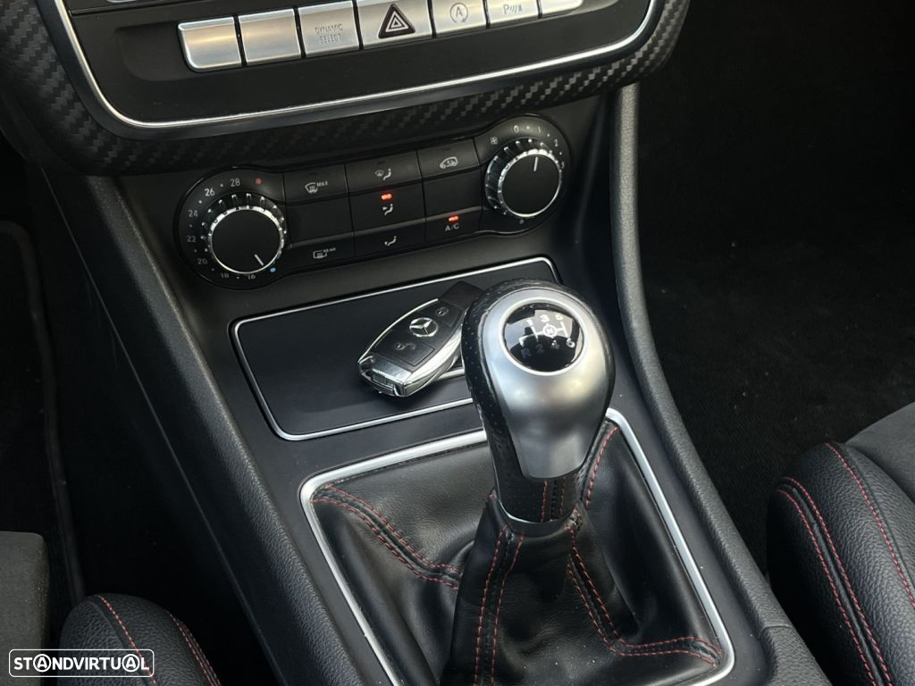 Mercedes-Benz A 200 d AMG Line - 12