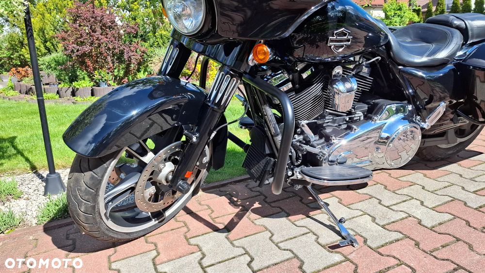 Harley-Davidson Touring Street Glide - 20