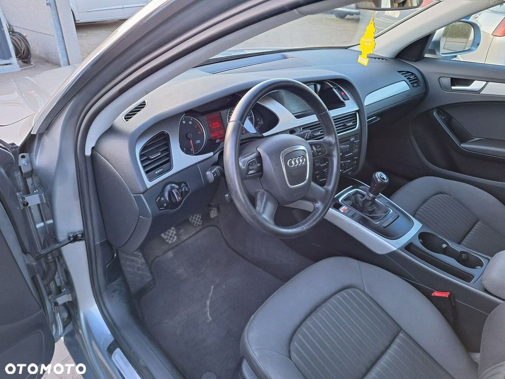 Audi A4 Avant 1.8 TFSI Ambiente - 24