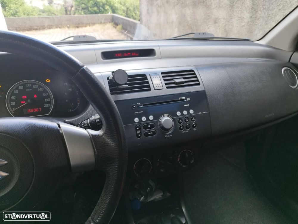 Suzuki Swift 1.3 DDiS GLX - 13