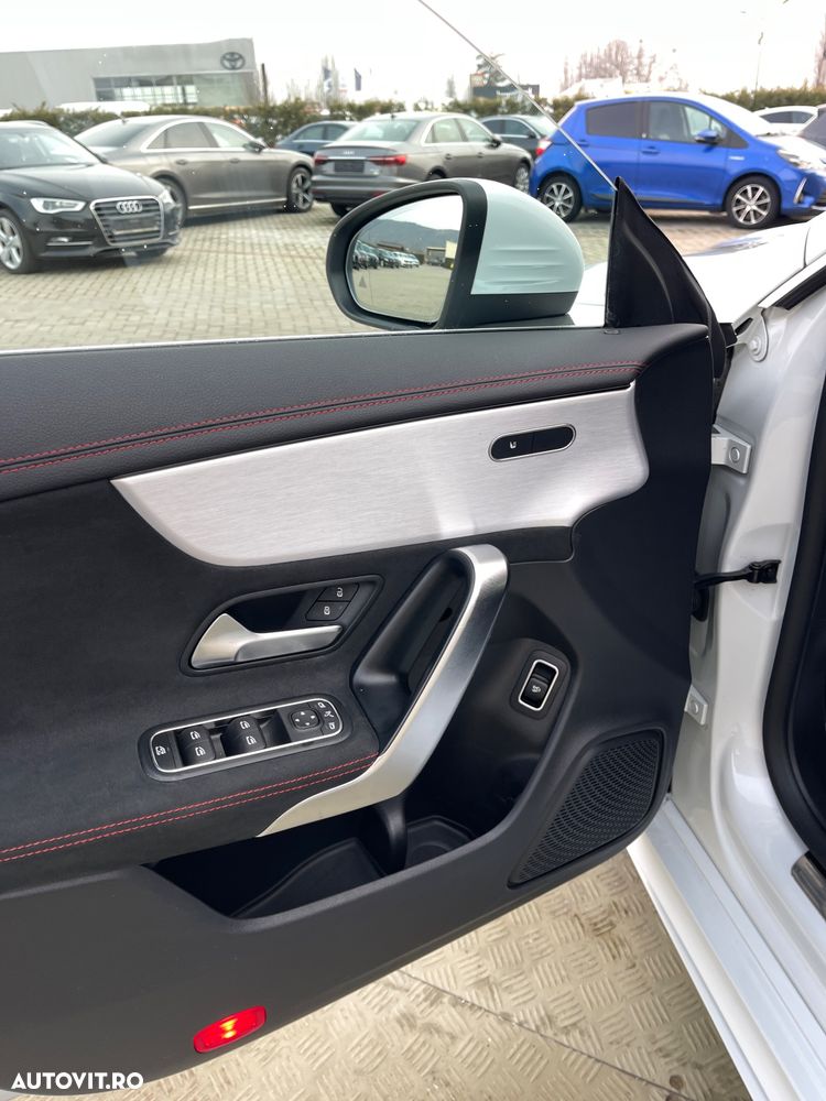 Mercedes-Benz CLA - 31