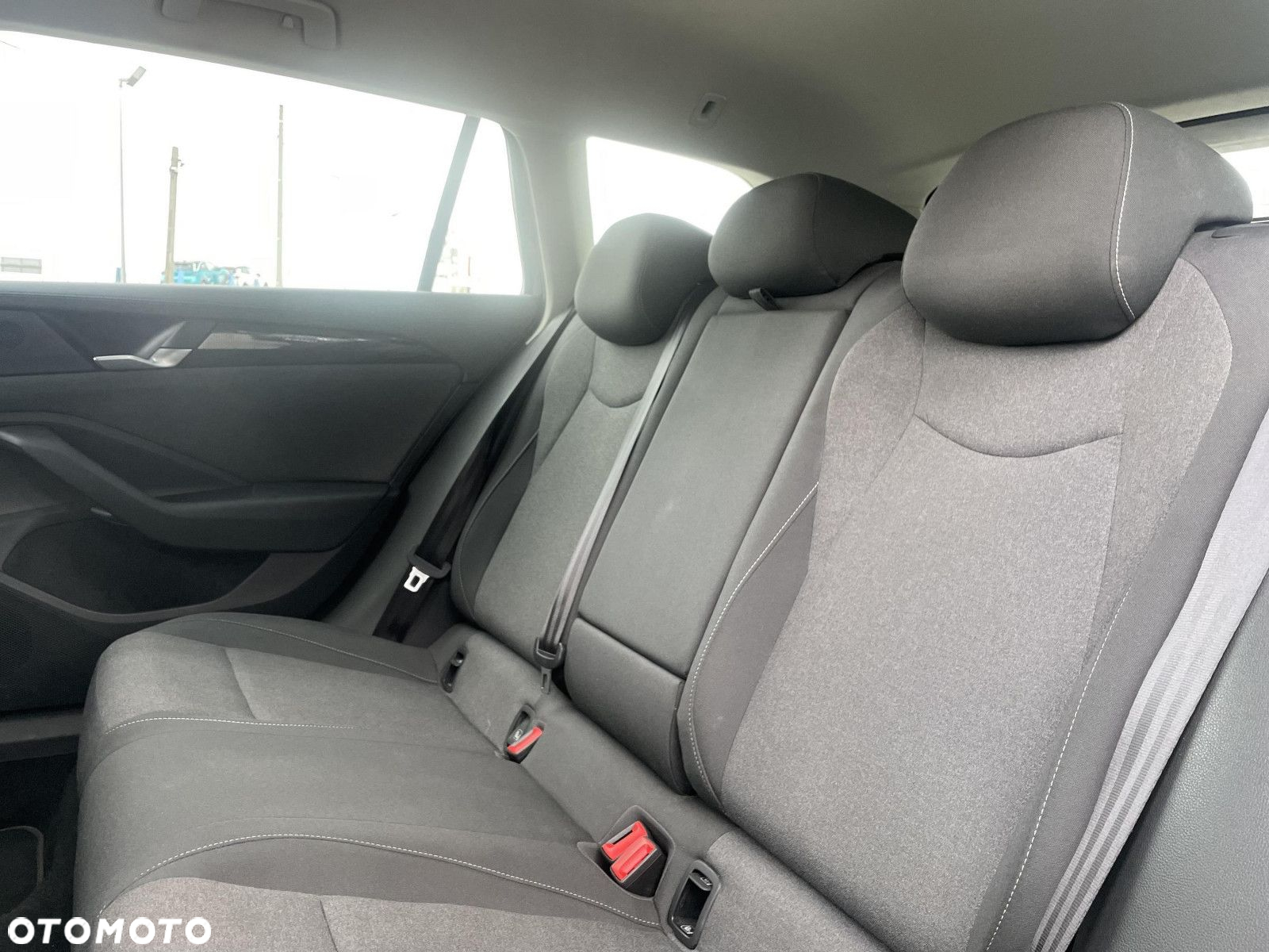 Volkswagen Passat - 18
