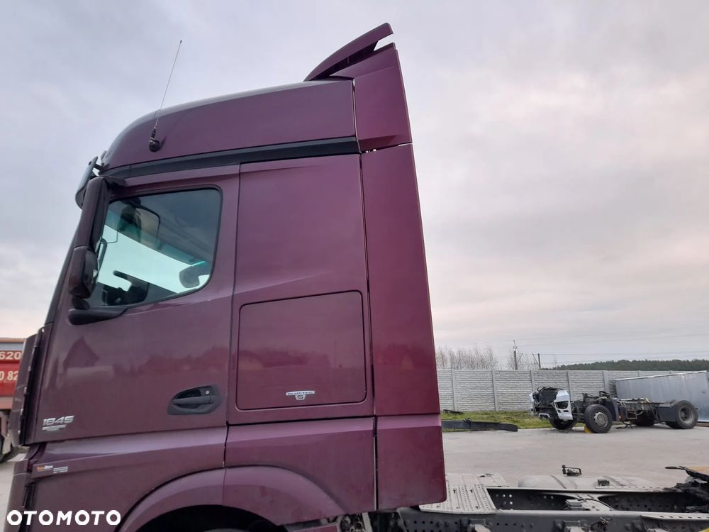Spoilery kpl. Mercedes Actros MP4 BigSpace 2.5m