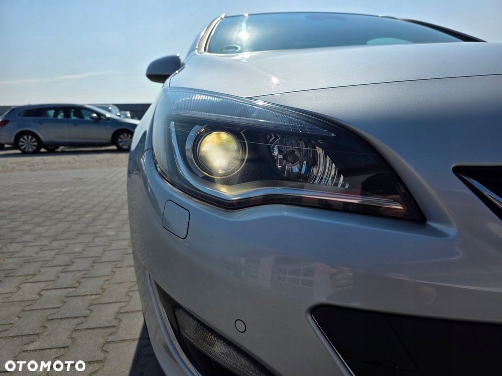 OPEL ASTRA J IV 4 LIFT LAMPA PRAWA REFLEKTOR PRAWY BI-XENON SKRĘTNY EUROPA - 1