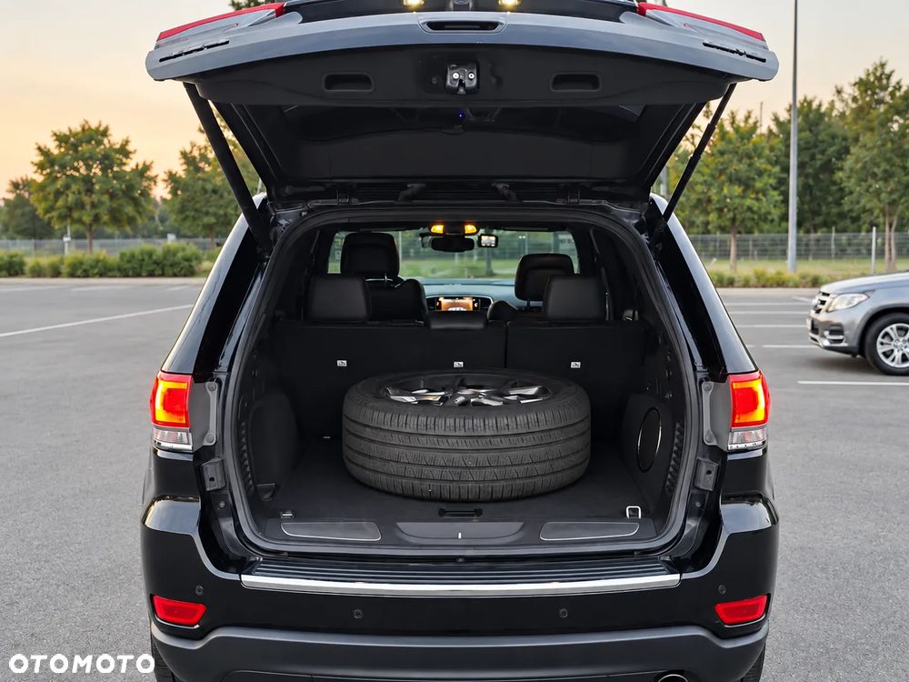 Jeep Grand Cherokee - 21