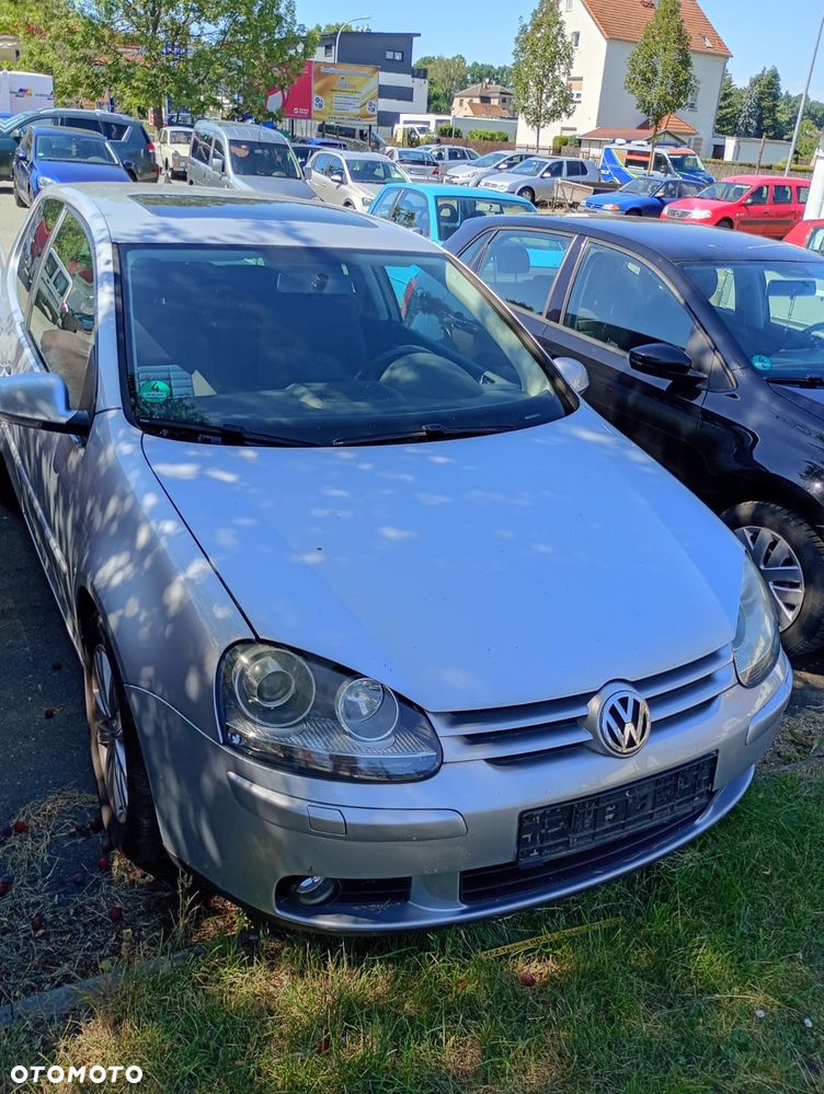 Volkswagen Golf - 1