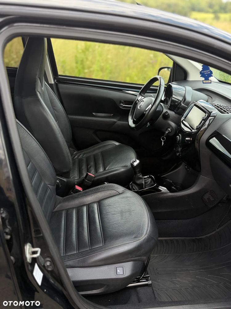 Toyota Aygo x-clusiv - 25