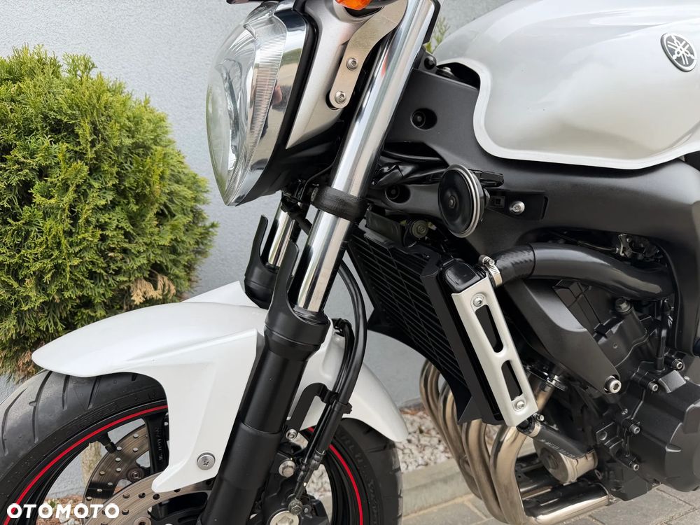Yamaha FZ - 32