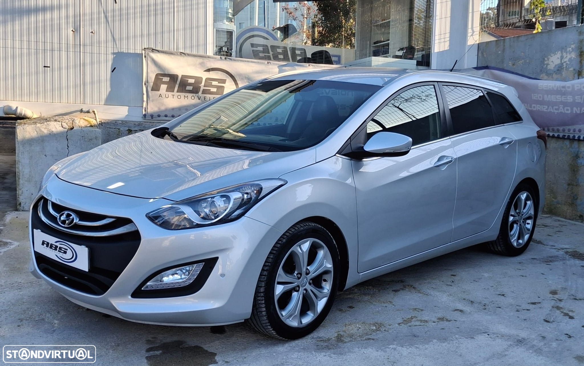 Hyundai i30 1.6 CRDI STyle J17 - 1