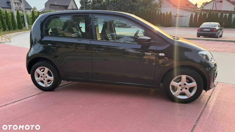 Volkswagen up! high - 4