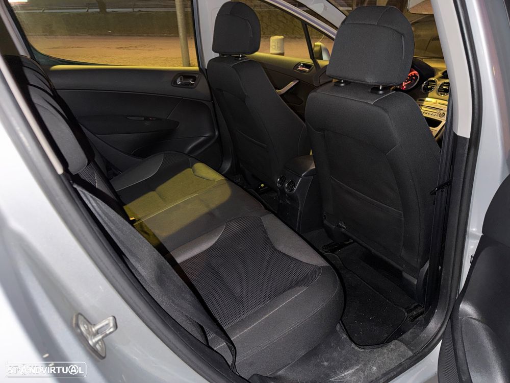 Peugeot 308 1.4 16V Executive - 8