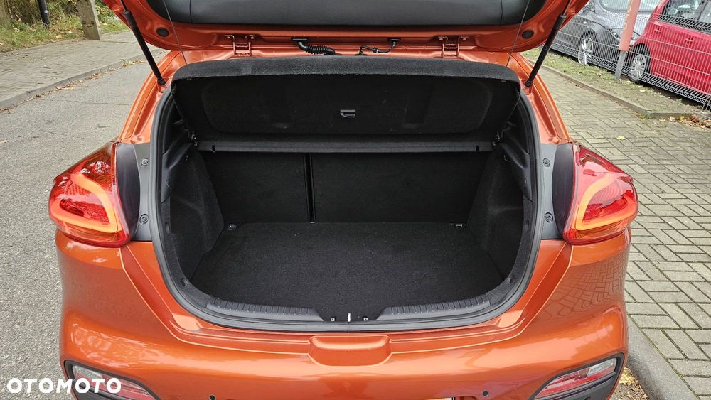 Kia Ceed - 10