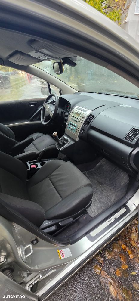 Toyota Corolla Verso - 6