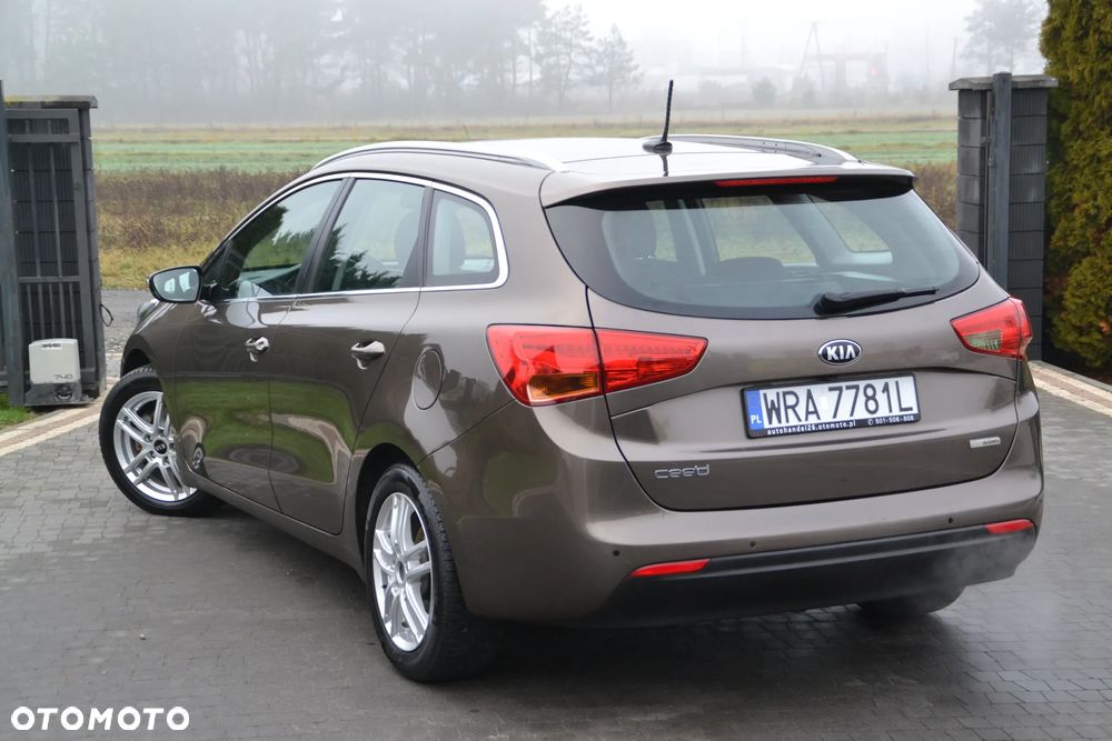 Kia Ceed 1.6 GDI Dream-Team Edition - 18