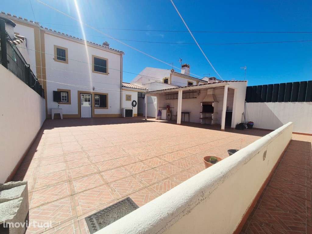 Moradia em Zona central de Milfontes - Grande imagem: 4/31