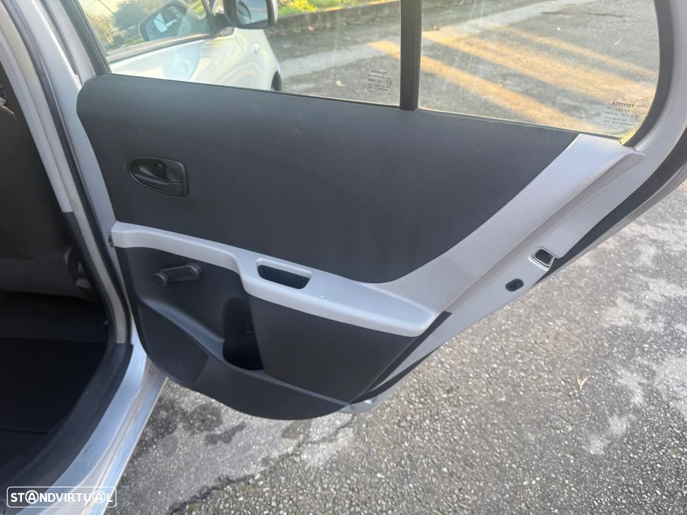 Toyota Yaris 1.0 VVT-i Comfort - 17