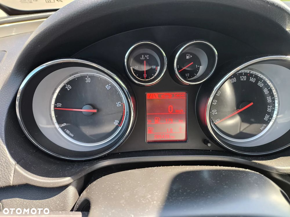 Opel Insignia 2.0 CDTI S&S - 14