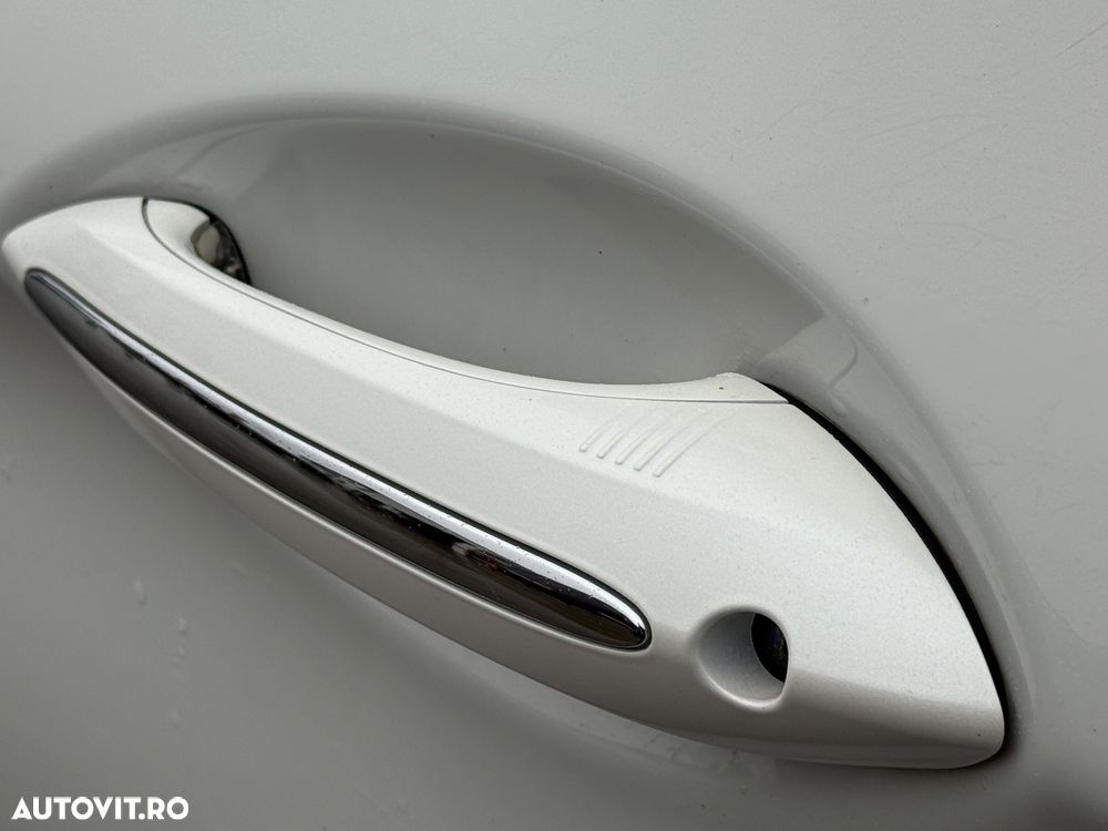 BMW Seria 5 525d xDrive Touring Aut. - 29