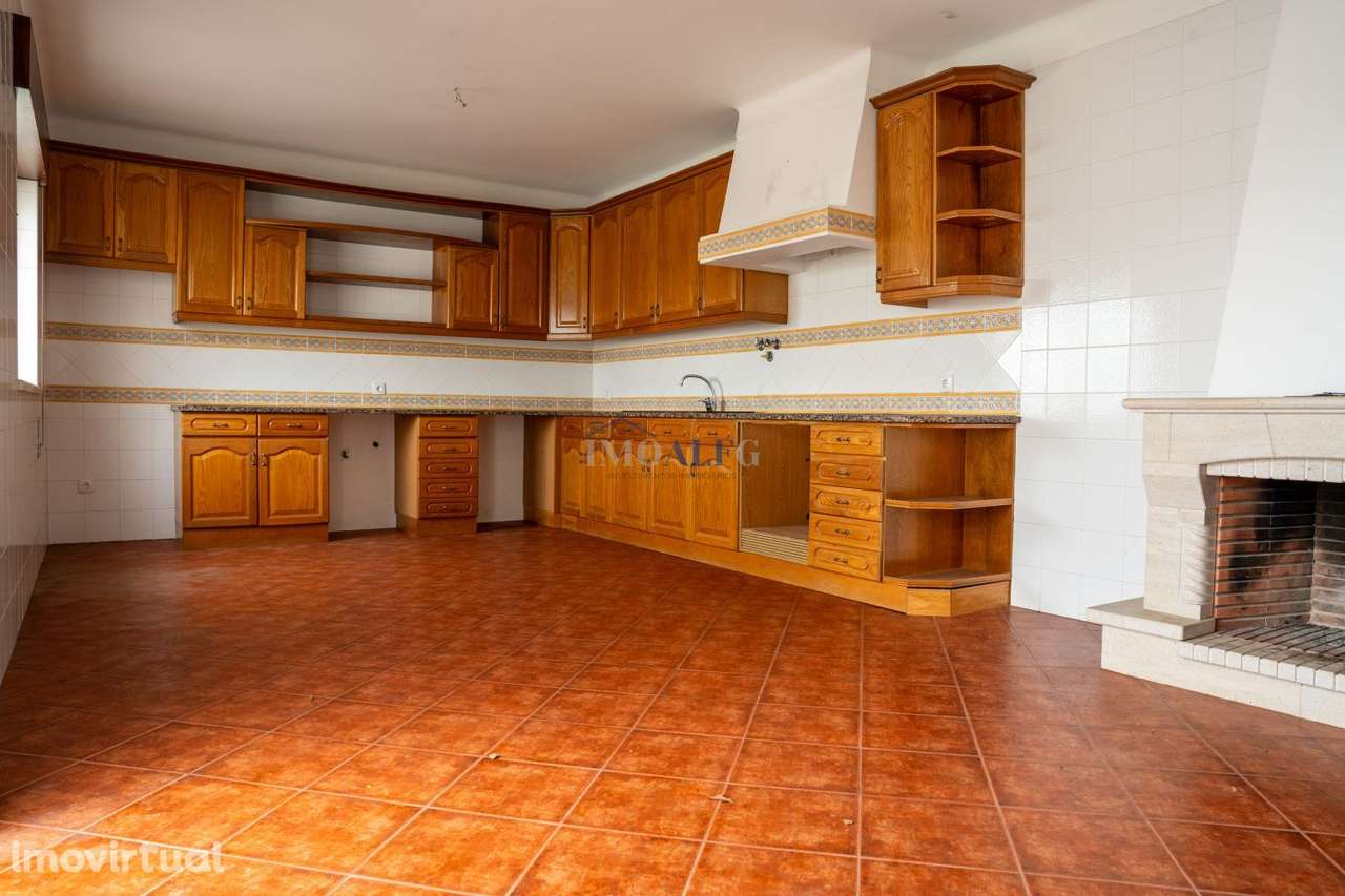 Moradia T3 com espaço comercial e quintal , Alpiarça - Grande imagem: 5/28