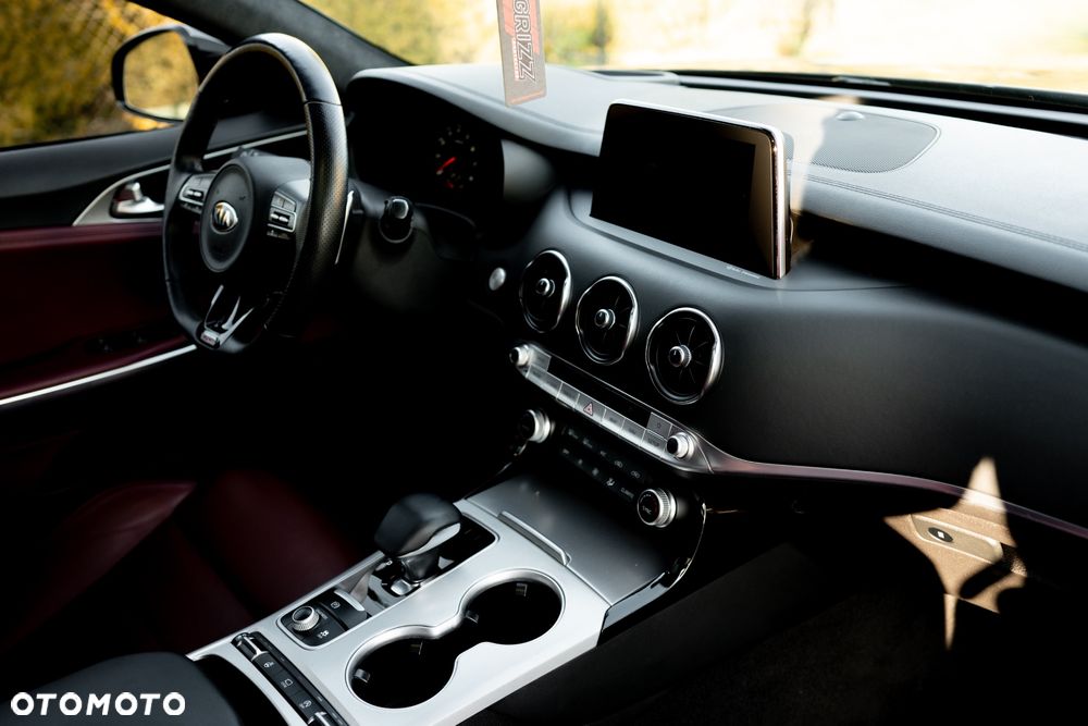 Kia Stinger 3.3 T-GDI V6 GT AWD - 31