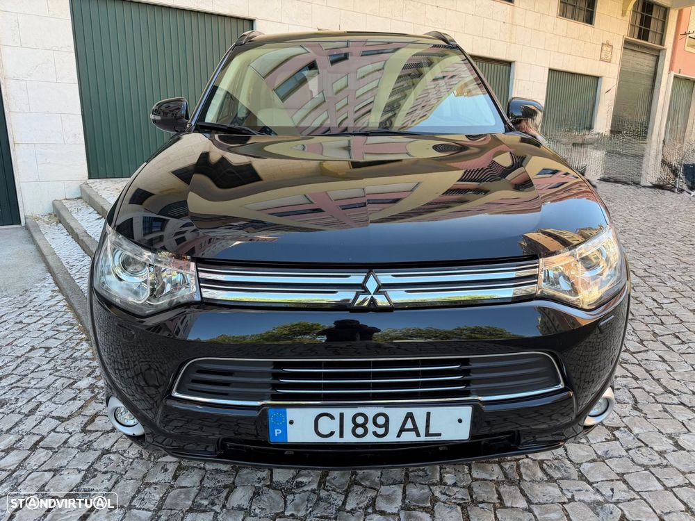Mitsubishi Outlander 2.0 MIVEC Instyle Navi+ - 2