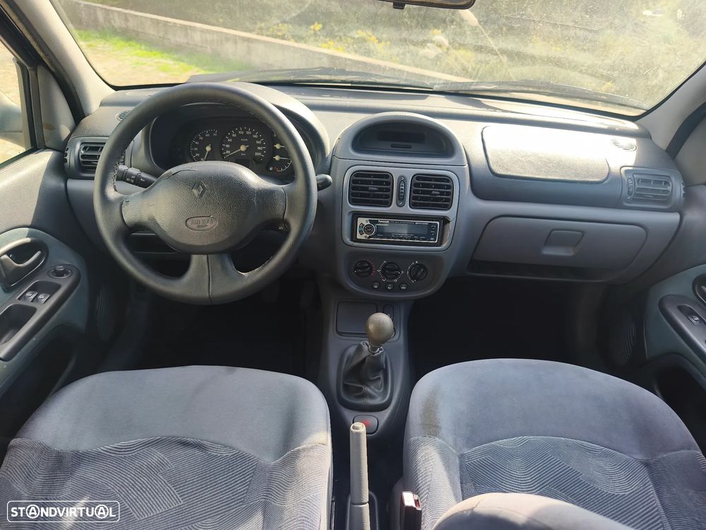 Renault Clio 1.9 D RN - 10