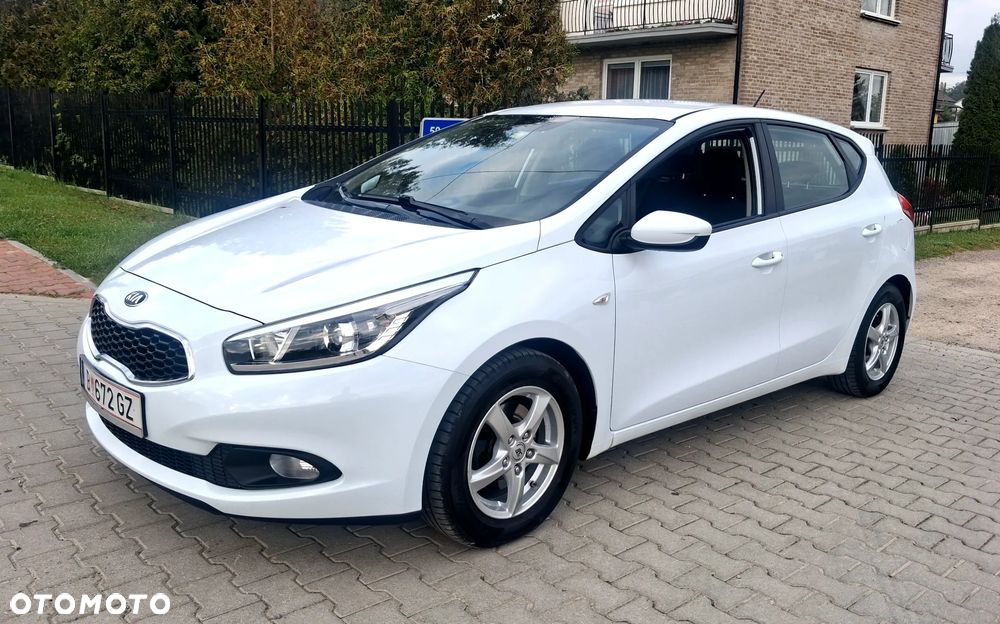 Kia Ceed 1.4 CVVT Dream Team Edition - 1