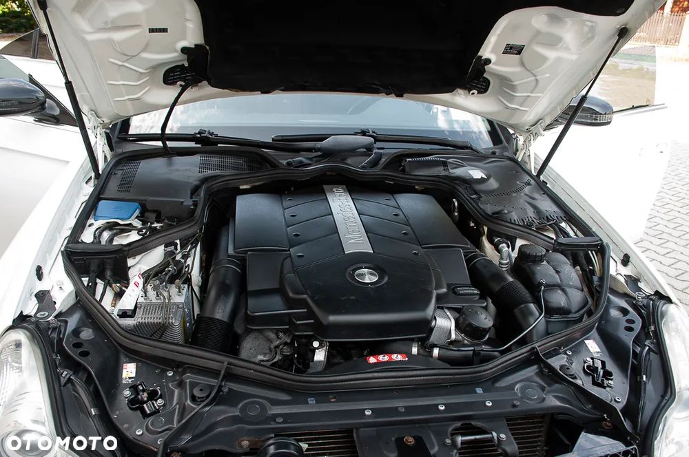 Mercedes-Benz CLS 500 - 35