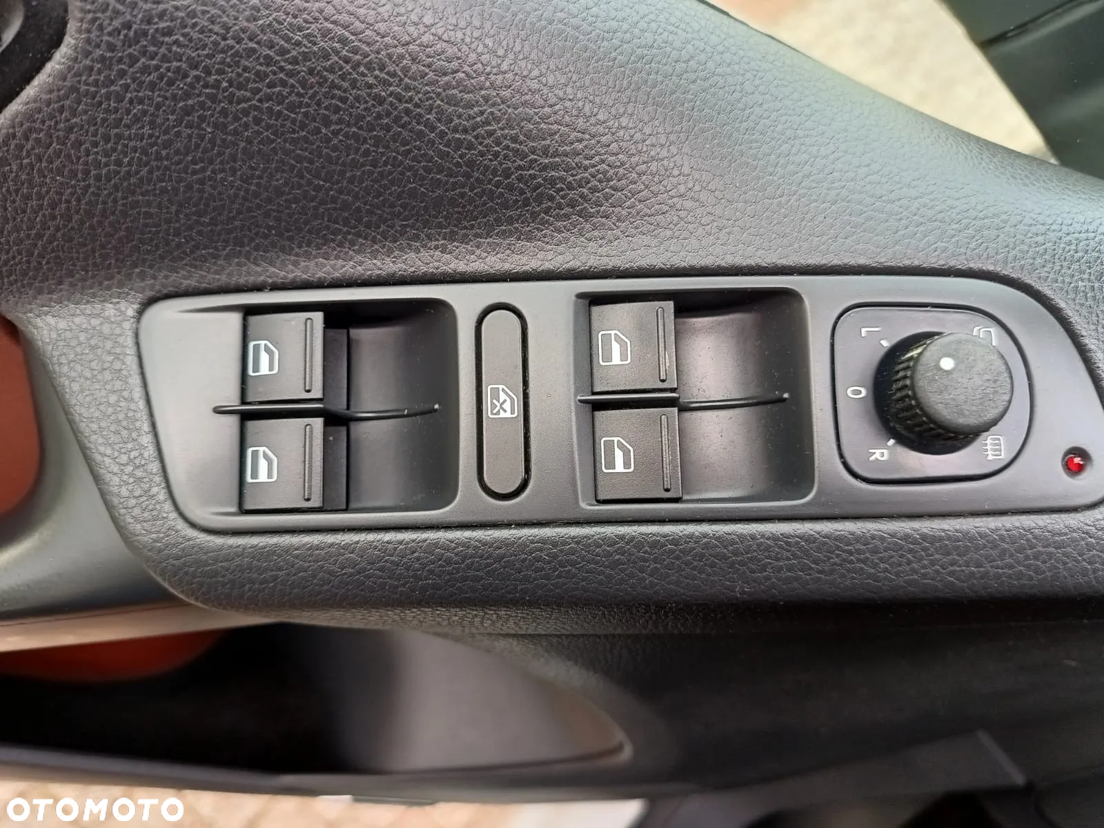 Volkswagen Tiguan 2.0 TDI 4Mot Perfectline R-Style DSG - 27