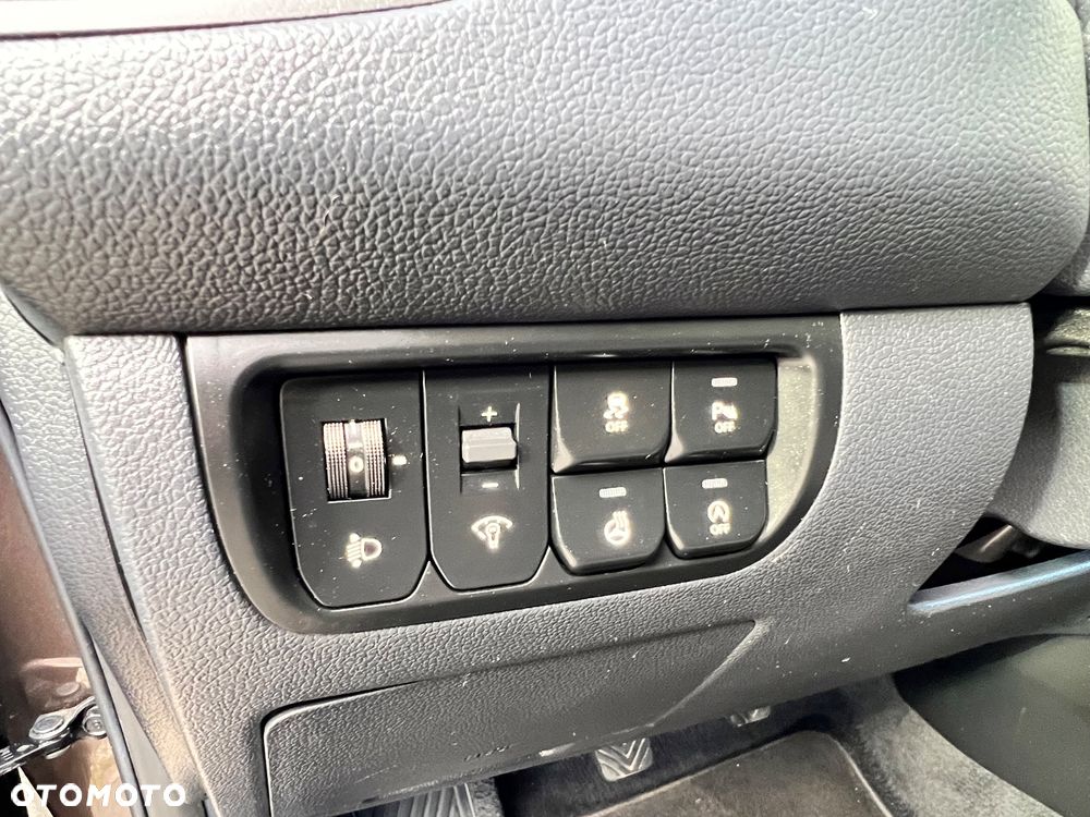 Kia Rio - 17