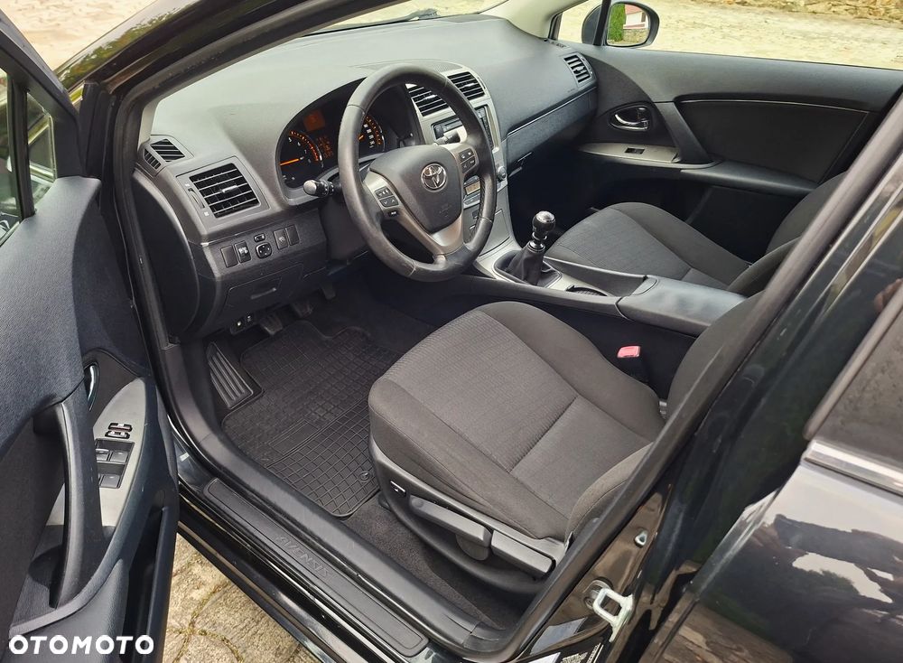 Toyota Avensis 2010 photo 5