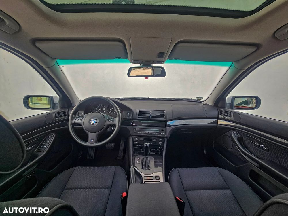 BMW Seria 5 520iA - 8