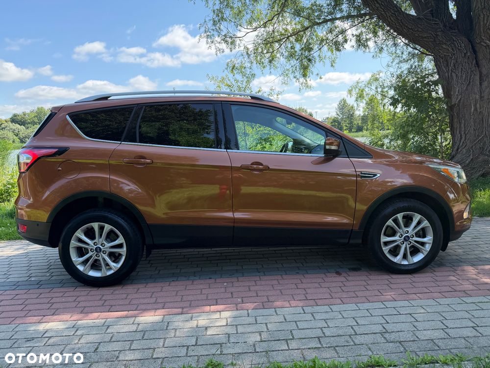 Ford Kuga 2.0 TDCi 2x4 Titanium - 2