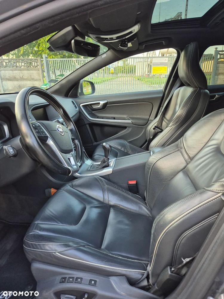 Volvo V60 D4 Drive-E R-Design Momentum - 13