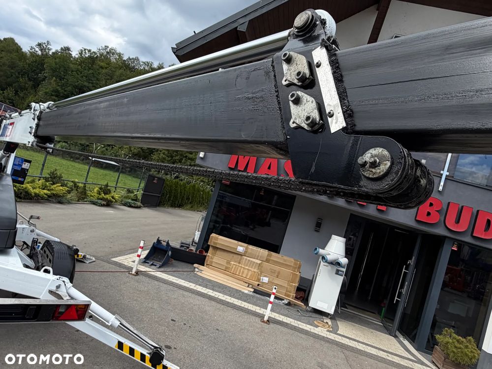 Nifty DINO 120T. Zwyżka koszowa 12 metrów wysuwana na raz. Podnośnik HDS. Napęd Hydrauliczny na dwa koła. Obraca się w koło 360. jak nówka z salonu. 2016 rok. 1220 mtg. Książka Serwisowa od nowości do wglądu. PRĄD 230v. 4 sekcje sterowania na dole. Nowy model! Z komuny Norweskiej. Używana była 1 raz do roku. Serwisowana w DEKRA do końca OKAZJA. Zwyżka Obrotowa. Poziomowanie kosza. Pełna Hydraulika. Sterowanie góra dół! Wysuwane ramie. Wieniec tryby zero zużycia! Ani deka luzów i wycieków. Mała lekka i zwinna zwyżka o potężnym zasięgu. OKAZJA TANIO. Do rejestracji. Import Norwegia! Posiadam 4 sztuki wszystkie jak nowe z salonu. Zapraszam do przetestowania. Nowy Sącz. woj. Małopolskie - 14
