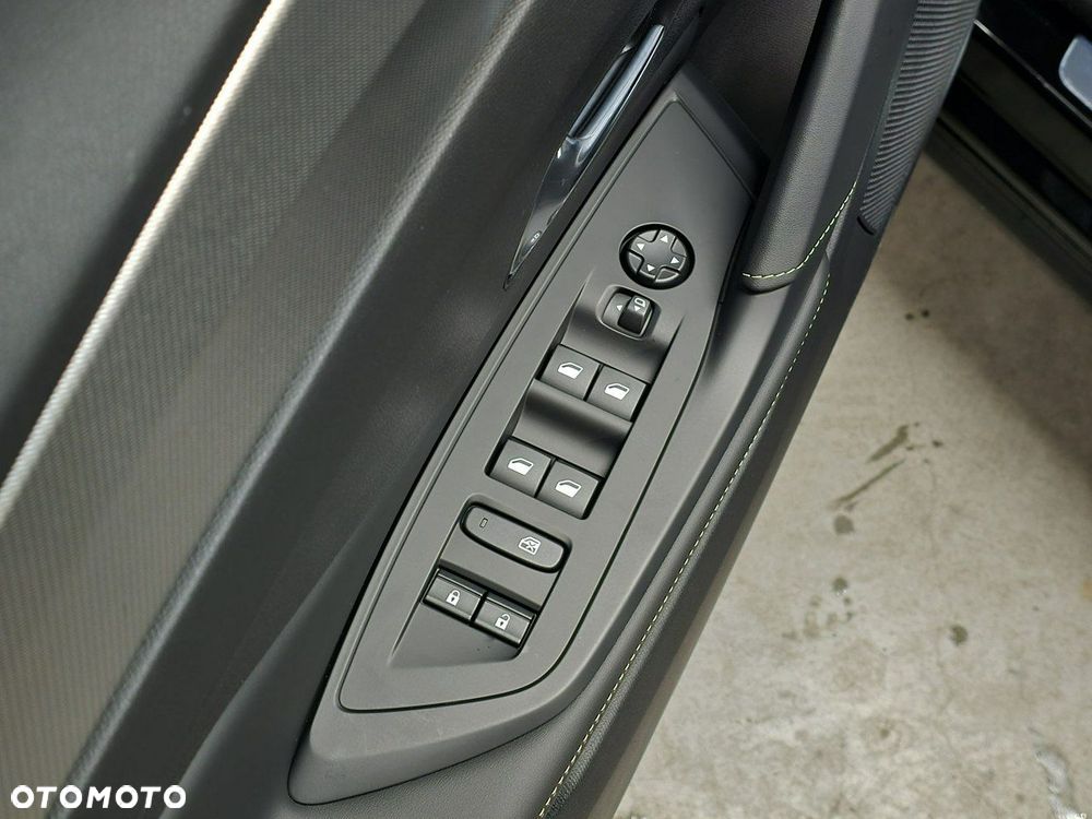 Peugeot 408 - 15