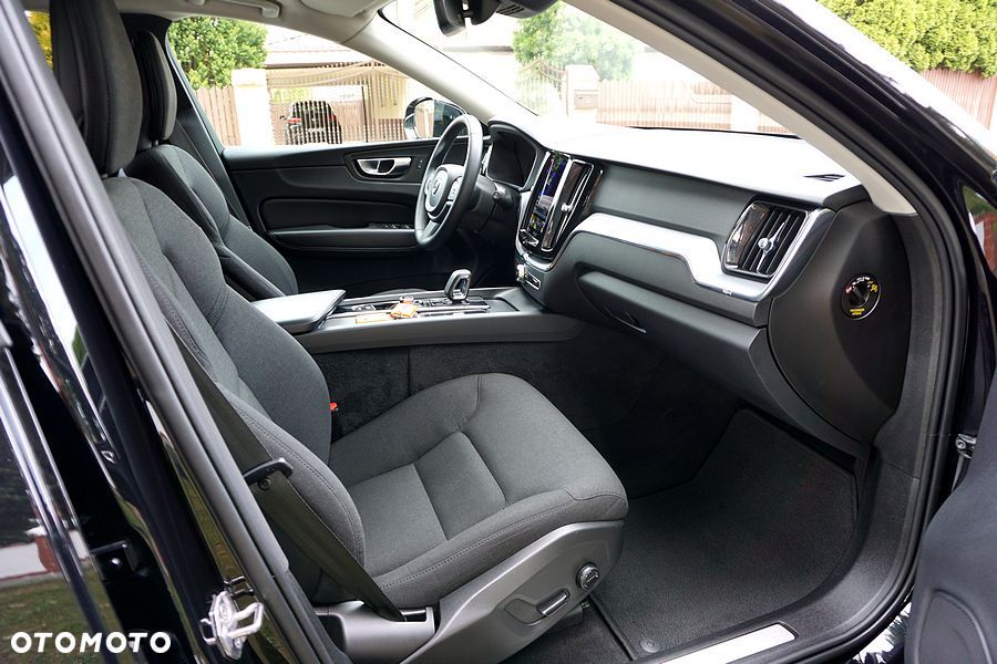 Volvo XC 60 B4 D AWD Geartronic Momentum Pro - 30