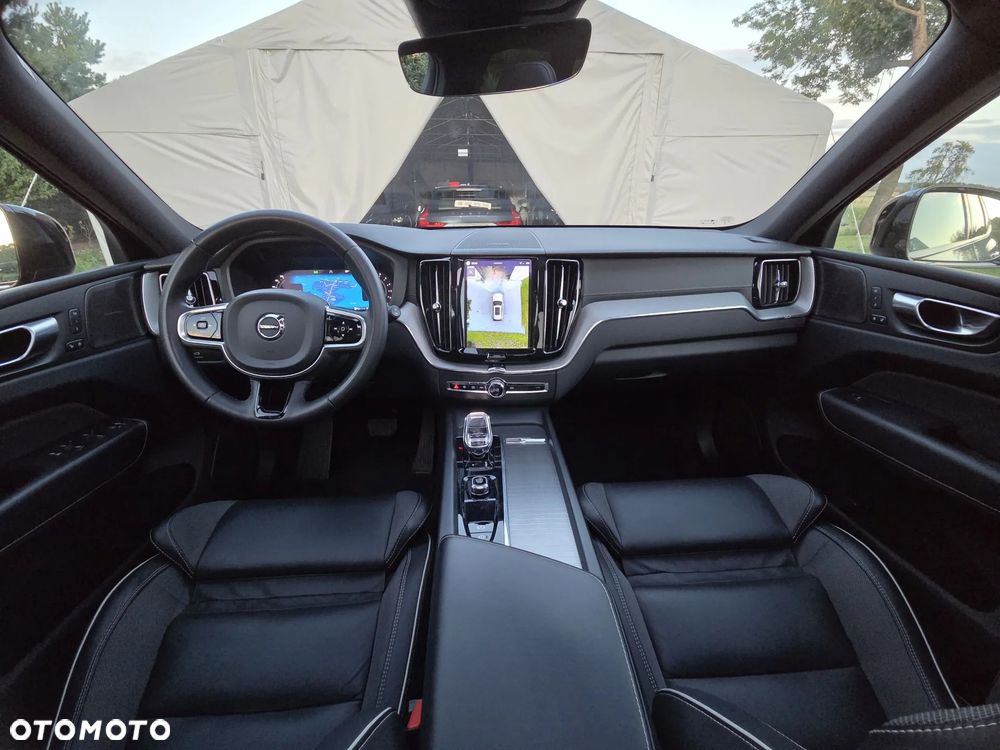 Volvo XC 60 B4 D AWD Ultimate Dark - 16