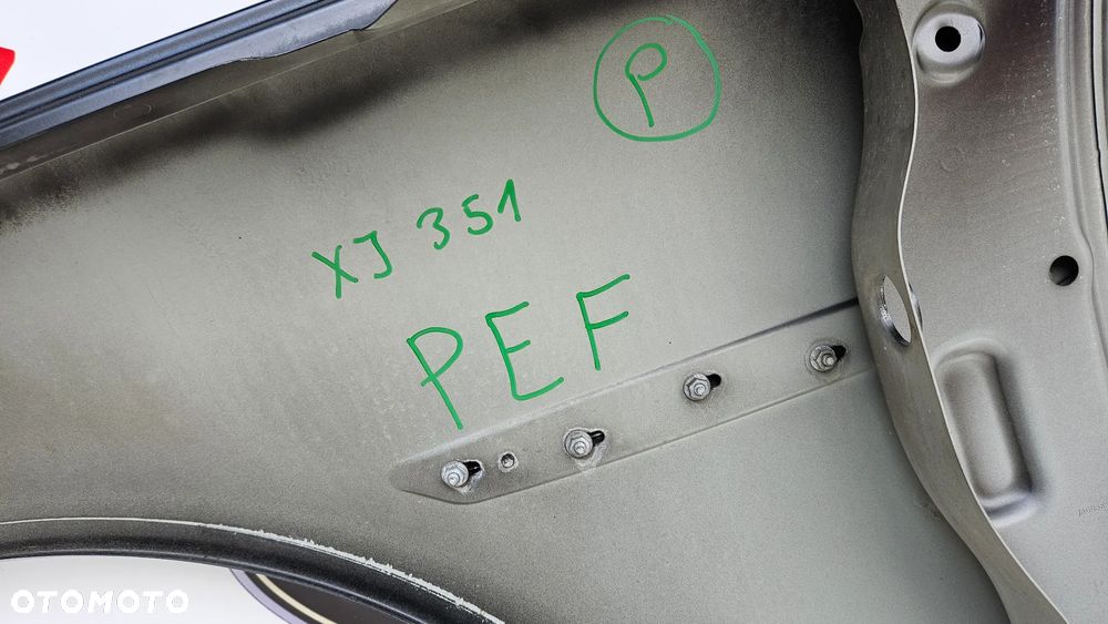 Jaguar XJ 351 Błotnik przód prawy Błotnik przedni prawy PEF - 23