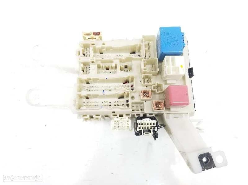 CAIXA DE RELES FUSÍVEIS TOYOTA VERSO AUR2ZGR2 - 1