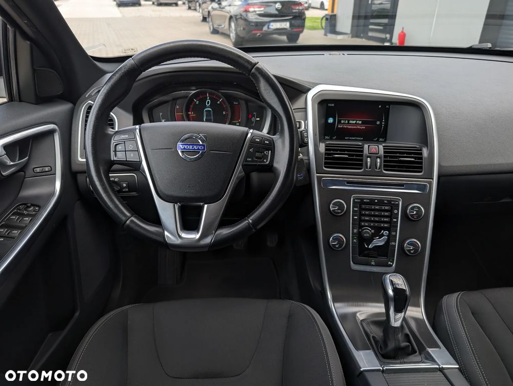 Volvo XC 60 D4 Momentum - 27