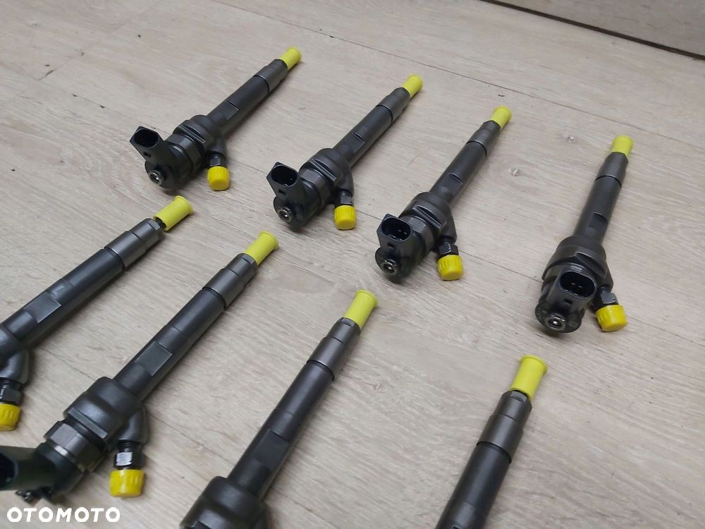 BMW F20 F21 Mini Toyota Verso Avensis T27 Rav4 WTRYSK PALIWA 0445110600 - 2