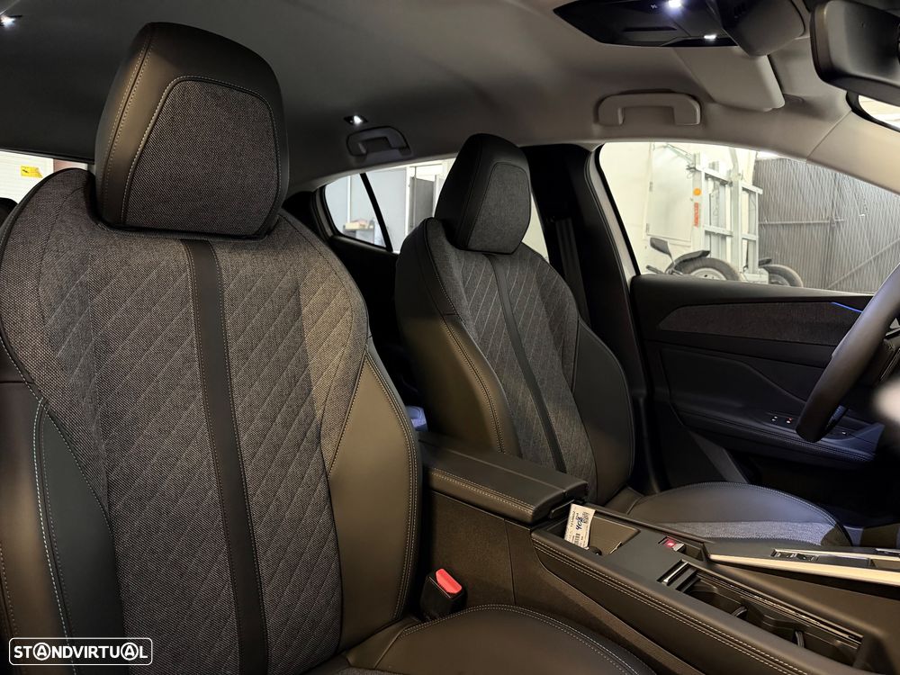 Peugeot 408 - 32