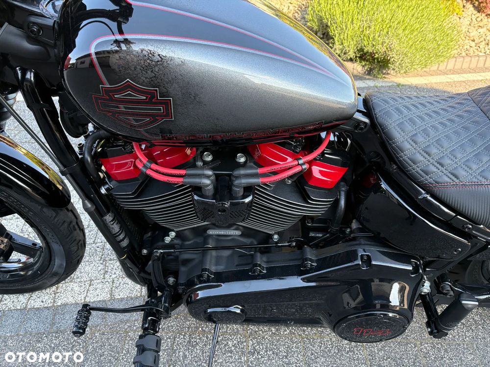 Harley-Davidson Softail Street Bob - 16
