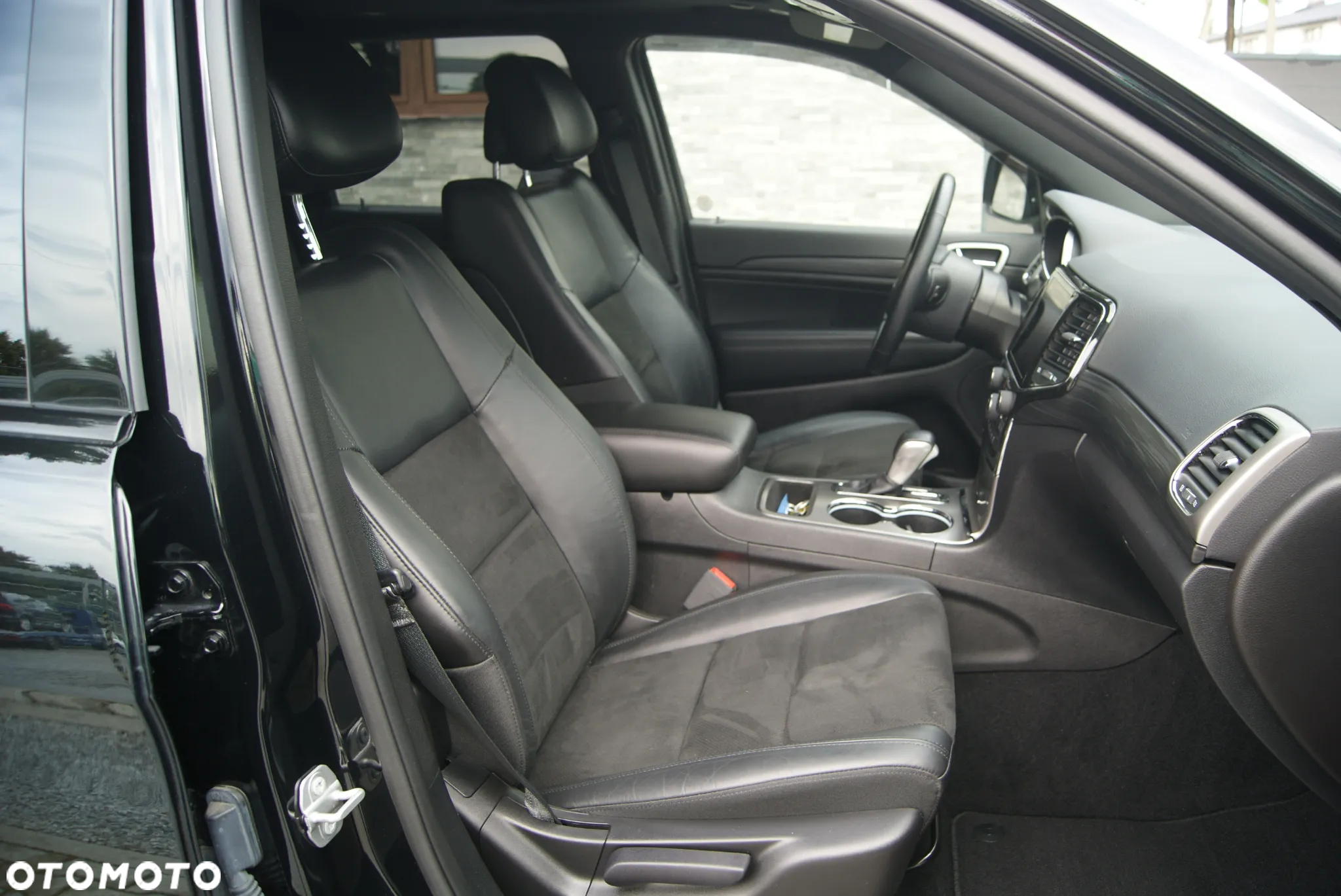Jeep Grand Cherokee - 26