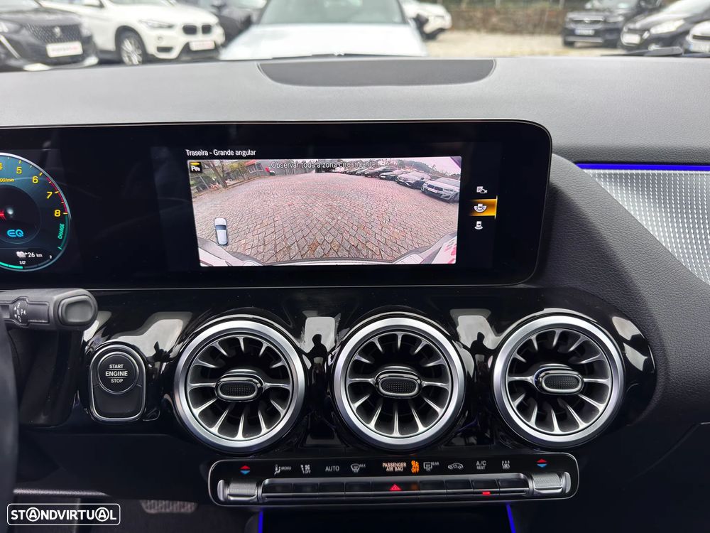 Mercedes-Benz GLA 250 e 8G-DCT Progressive - 12